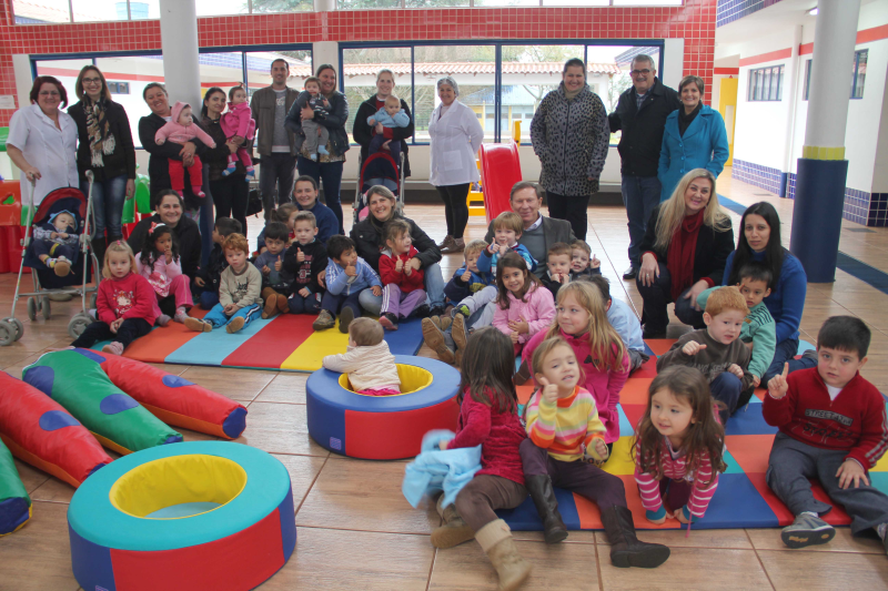 EXECUTIVO ACOMPANHA ENTREGA DE BRINQUEDOS NA EMEI PEQUENO PRÍNCIPE